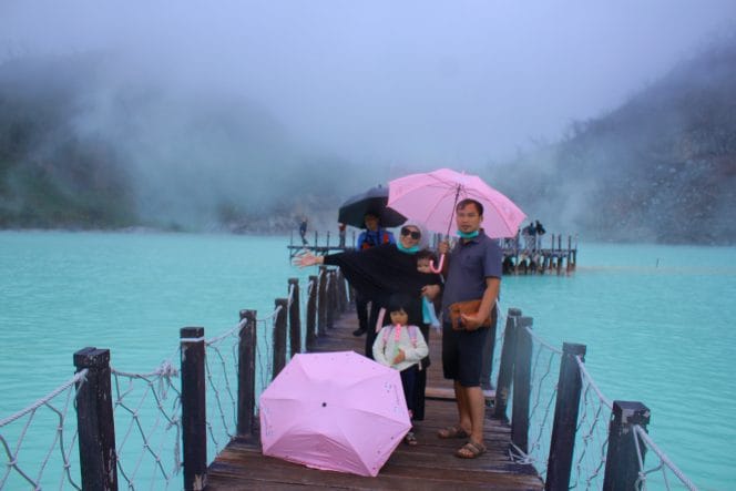 
Kawah Putih Ciwidey merupakan salah satu destinasi wisata alam paling terkenal di Jawa Barat, Jumat (22/8/2025)
