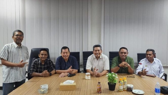 Eksponen 98, Handiyono Aruman.