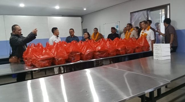 Puskesmas Menteng, Jakarta Pusat yang turut hadir dalam pelaksanaan uji coba penerapan Dapur Sekolah di SD N 01 Menteng, Jakarta Pusat, sekaligus meninjau kondisi dapur sekolah, mendukung dan mengapresiasi pelaksanaan program yang dilaksanakan pada Kamis, (11/09/2025)