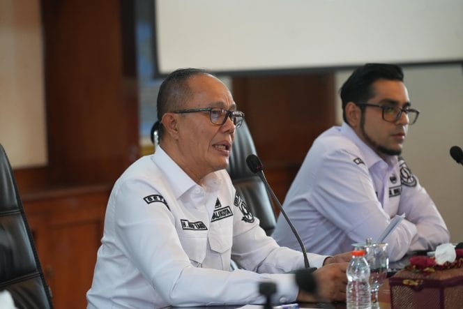 
Keterangan foto: Ayep Zaki, Walikota Sukabumi