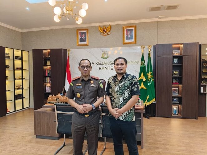 
Keterangan foto : Kajati Banten Dr Siswanto, Senin (13/10/2025)