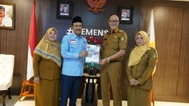 Foto: Walikota Sukabumi bersama Menteri Sosial.