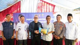 Anggota Komisi IV DPR dari Fraksi Partai NasDem Arif Rahman menyalurkan bantuan bibit produktif kepada masyarakat di Kampung Cipicung, Desa Cidahu, Kecamatan Banjarsari, Kabupaten Lebak, Banten,