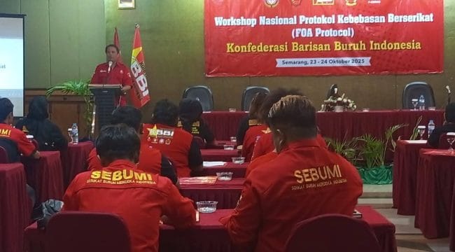 Keterangan foto : Konfederasi Barisan Buruh Indonesia, Senin 27/10/2025