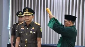 Foto: Dr. Hermon Dekristo, S.H., M.H. lantik 25 pejabat Eselon II & III dilingkungan Kejaksaan Tinggi Jawa Barat, pada Selasa (28/10/2025).