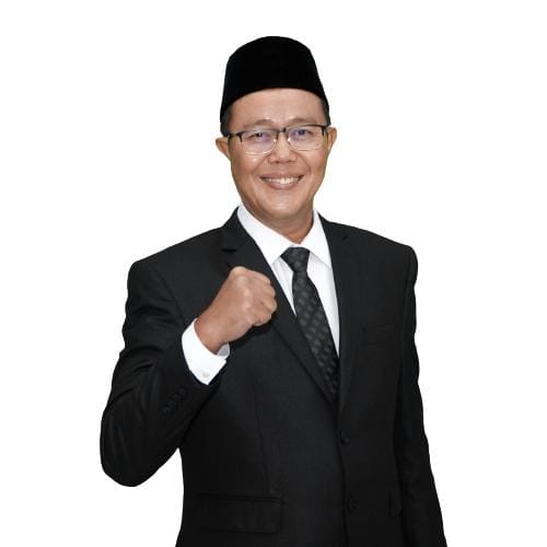 H.ayep Zaki:bangsa Yang Besar Bukan Hanya Yang Mengenang Perjuangan, Tetapi Yang Melanjutkan Perjuangan Dengan Cara Yang Relevan Di Zamannya. 1 Sumpah Pemuda: Momentum Kebangkitan Kolektif Tanggal 28 Oktober Selalu Mengingatkan Bangsa Ini Pada Ikrar Sakral Para Pemuda Tahun 1928: Satu Tanah Air, Satu Bangsa, Satu Bahasa—Indonesia. Sumpah Pemuda Bukan Sekadar Peristiwa Historis, Tetapi Energi Moral Untuk Terus Memperjuangkan Kemandirian Bangsa. Dulu Perjuangan Dilakukan Dengan Bambu Runcing Dan Pena, Kini Perjuangan Itu Menuntut Transformasi Ekonomi, Kemandirian Finansial, Dan Keadilan Sosial. Spirit Sumpah Pemuda Hari Ini Harus Diterjemahkan Ke Dalam Gerakan Ekonomi Umat Yang Kuat Dan Berkelanjutan. Salah Satu Instrumen Strategis Yang Sesuai Dengan Nilai Keikhlasan, Gotong Royong, Dan Keadilan Sosial Adalah Wakaf Uang. *Wakaf Uang: Instrumen Kemandirian Ekonomi Umat* Wakaf Uang Bukan Sekadar Ibadah Sosial, Melainkan _Financial Instrument_ Yang Mampu Menciptakan Keberlanjutan Ekonomi Berbasis Nilai. Dengan Regulasi Yang Jelas Melalui Uu No. 41 Tahun 2004 Tentang Wakaf, Pp No. 42 Tahun 2006, Dan Dukungan Peraturan Bwi Dan Dsn-Mui, Wakaf Uang Kini Bisa Dikelola Secara Profesional, Transparan, Dan Produktif. Setiap Rupiah Wakaf Uang Memiliki Kekuatan Mengganda: Abadi Dalam Nilai, Produktif Dalam Manfaat. Ketika Dikelola Dengan Prinsip Wakaf Produktif, Dana Ini Dapat Diinvestasikan Ke Instrumen Syariah Seperti Sukuk Negara, Sukuk Korporasi, Cwls (Cash Waqf Linked Sukuk), Cwld (Cash Waqf Linked Deposit), Atau Sektor Riil Yang Menumbuhkan Pelaku Usaha Mikro. Keuntungan Hasil Pengelolaan Disalurkan Kembali Untuk Pemberdayaan Sosial, Pendidikan, Kesehatan, Dan Umk Tanpa Mengurangi Pokoknya. *Dari Idealisme Pemuda Ke Gerakan Ekonomi* Pemuda Hari Ini Tidak Hanya Ditantang Untuk Bersumpah Tentang Identitas, Tetapi Juga Untuk Berikrar Atas Kemandirian Ekonomi Bangsanya Sendiri. Melalui Gerakan Wakaf Uang, Pemuda Dapat Berperan Sebagai Penggerak Transformasi Finansial Yang Berlandaskan Nilai Spiritual. Bayangkan Jika Satu Juta Pemuda Indonesia Mewakafkan Rp100.000 Saja Setiap Bulan. Maka Akan Terkumpul Dana Abadi Rp100 Miliar Per Bulan—Sebuah Dana Kedaulatan Ekonomi Umat Yang Dapat Menghidupi Ribuan Umk Melalui Skema Qardhul Hasan, Membantu Pesantren, Membantu Kaum Dhu'Afa, Dan Memperkuat Ketahanan Sosial Masyarakat. Inilah Bentuk Baru “Sumpah Pemuda Ekonomi”: Satu Visi Kesejahteraan, Satu Semangat Kemandirian, Satu Aksi Wakaf Produktif. *Menanam Abadi, Menuai Berkah Tanpa Henti* Dalam Konsep Ekonomi Wakaf, _Giving Never Ends_. Nilai Kebaikan Terus Berputar, Menciptakan Rantai Keberkahan Yang Tidak Terputus. Wakaf Uang Adalah Jihad Ekonomi Yang Menjadikan Setiap Pemuda Bukan Sekadar Konsumen Global, Tetapi Produsen Kebaikan. Momentum Hari Sumpah Pemuda Harus Menjadi Titik Balik Untuk Mengubah Paradigma: Dari _Charity-Based Movement_ Menuju _Investment-Based Philanthropy_. Gerakan Ini Bukan Sekadar Berbagi, Tapi Membangun Sistem Ekonomi Yang Berkeadilan Dan Berkelanjutan. *Wakaf Uang* Adalah Jembatan Antara Iman Dan Pembangunan, Antara Spiritualitas Dan Kemandirian Nasional. Jika Sumpah Pemuda 1928 Melahirkan Indonesia Merdeka, Maka Sumpah Pemuda Ekonomi Melalui Wakaf Uang Akan Melahirkan Indonesia Berdaulat Dan Makmur. “Bangsa Yang Besar Bukan Hanya Yang Mengenang Perjuangan, Tetapi Yang Melanjutkan Perjuangan Dengan Cara Yang Relevan Di Zamannya.”