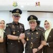 Keterangan foto : Kepala Kejaksaan Tinggi Daerah Khusus Jakarta (Kajati DKJ) Dr. Patris Yusrian Jaya secara resmi telah melantik Dr. Safrianto Zuriat Putra, SH MH menjadi Asisten Tindak Pidana Umum (Aspidum), Rabu (29/10/2025)