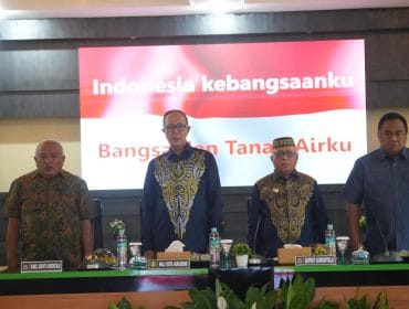 Pemerintah Kota Sukabumi dan Pemerintah Kabupaten Gorontalo resmi menandatangani kesepakatan kerja sama antar daerah yang digelar di Ruang Pertemuan Pemkab Gorontalo, Jumat (31/10/2025).Kegiatan tersebut dihadiri oleh Anggota DPR RI Rachmat Gobel, Wali Kota Sukabumi H. Ayep Zaki, Bupati Gorontalo Sofyan Puhi, serta Wakil Bupati Gorontalo.