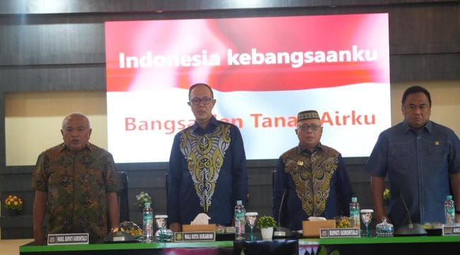 Pemerintah Kota Sukabumi dan Pemerintah Kabupaten Gorontalo resmi menandatangani kesepakatan kerja sama antar daerah yang digelar di Ruang Pertemuan Pemkab Gorontalo, Jumat (31/10/2025).Kegiatan tersebut dihadiri oleh Anggota DPR RI Rachmat Gobel, Wali Kota Sukabumi H. Ayep Zaki, Bupati Gorontalo Sofyan Puhi, serta Wakil Bupati Gorontalo.