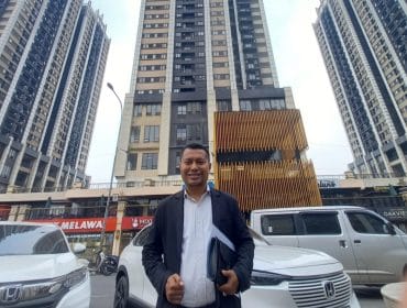 Keterangan foto: Zentoni selaku Kuasa Hukum Konsumen sekaligus sebagai Direktur Eksekutif LAK.