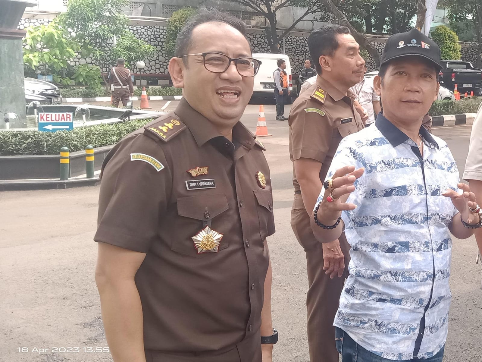 Matahukum Dukung Terobosan Kajari Karawang Serifikasi Tanah Wakaf 1 Matahukum Dukung Terobosan Kajari Karawang Serifikasi Tanah Wakaf