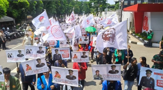 Keterangan foto : Koalisi Sipil Masyarakat Anti Korupsi (KOSMAK) mendesak Komisi Pemberantasan Korupsi (KPK) memeriksa Jaksa Agung Muda Tindak Pidana Khusus (Jampidsus) Kejaksaan Agung, Febrie Adriansyah, Senin (3/11/2025)