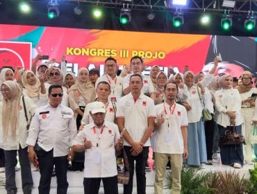 Keterangan foto : Ketua Projo Banten, Zulhamedy Syamsi, Selasa (4/11/2025)