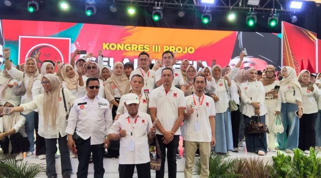 Keterangan foto : Ketua Projo Banten, Zulhamedy Syamsi, Selasa (4/11/2025)