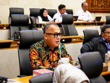Anggota Badan Legislasi (Baleg) DPR RI, Arif Rahman, mendorong pengelolaan dana haji agar dapat lebih transparan, dan pemanfaatannya wajib untuk kesejahteraan uma