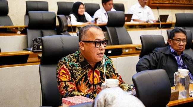 Anggota Badan Legislasi (Baleg) DPR RI, Arif Rahman, mendorong pengelolaan dana haji agar dapat lebih transparan, dan pemanfaatannya wajib untuk kesejahteraan uma