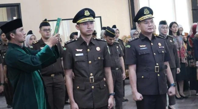 Keterangan Foto: Pelantikan Jabatan di Kejari Kota Bandung