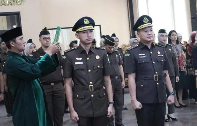 
Keterangan Foto: Pelantikan Jabatan di Kejari Kota Bandung