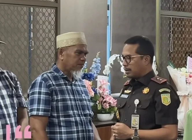 
Keterangan foto : Kepala Kejaksaan Tinggi Sulawesi Selatan (Kajati Sulsel), Dr. Didik Farkhan Alisyahdi, Rabu (12/11/2025)