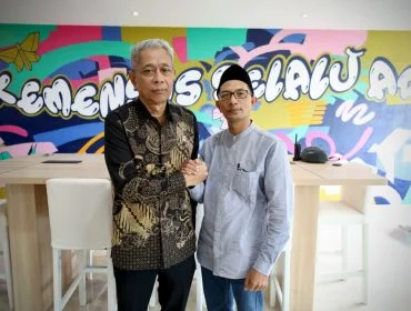 Keterangan foto: Farkhan Evendi (Kanan) Ketua Umum DPN Bintang Muda Indonesia (Dok Istimewa-red).