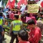 Buruh Brebes Gelar Aksi Tuntut Umk 2026 Rp3,5 Juta 13 Buruh Brebes Gelar Aksi Tuntut Umk 2026 Rp3,5 Juta