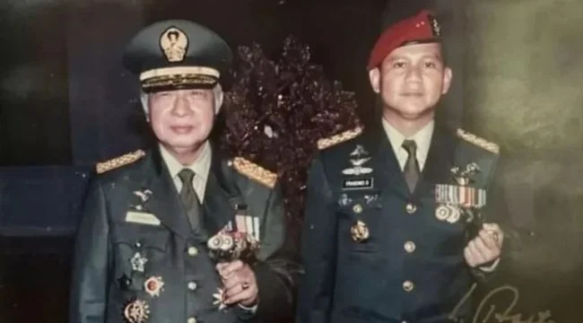 Mantan Presiden ke 2 Soeharto dan Presiden Prabowo Subianto, Kamis (13/11/2025)