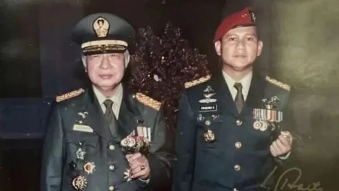 
Mantan Presiden ke 2 Soeharto dan Presiden Prabowo Subianto, Kamis (13/11/2025)