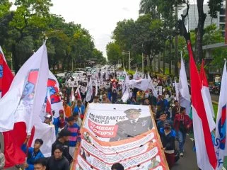 Keterangan foto: Koalisi Sipil Masyarakat Anti Korupsi (KOSMAK)