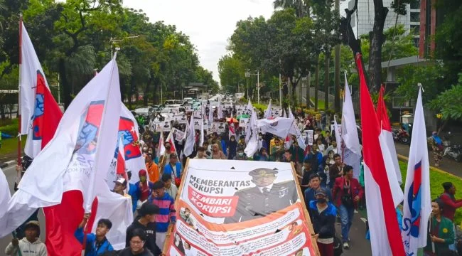 Keterangan foto: Koalisi Sipil Masyarakat Anti Korupsi (KOSMAK)