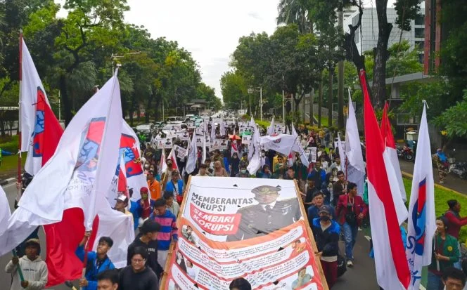 
Keterangan foto: Koalisi Sipil Masyarakat Anti Korupsi (KOSMAK)