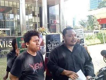 Keterangan foto: Antony Komrad.