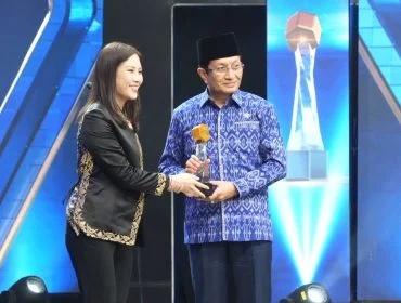 Menteri Agama Nasaruddin Umar. Hadir mendampingi, Staf Khusus Menag bidang Pengambangan SDM dan Media Ismail Cawidu, Staff Khusus Menag bidang Kerukunan dn Layanan Keagamaan, Pengawasan dan Kerjasama Luar Negeri Gugun Gumilar, serta Kepala Biro Humas dan Komunikasi Publik Thobib Al Asyhar.