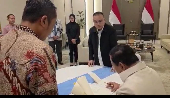 
Ikatan Keluarga Besar Pemuda Tegal Bersatu Apresiasi Respons Cepat Sufmi Dasco Soal Rehabilitasi Dua Guru di SMA 1 Luwu Utara