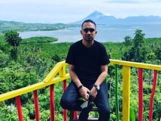 Keterangan foto: Mesak Habari, Ketua Solidaritas Muda Indonesia, Kamis (13/11/2025).