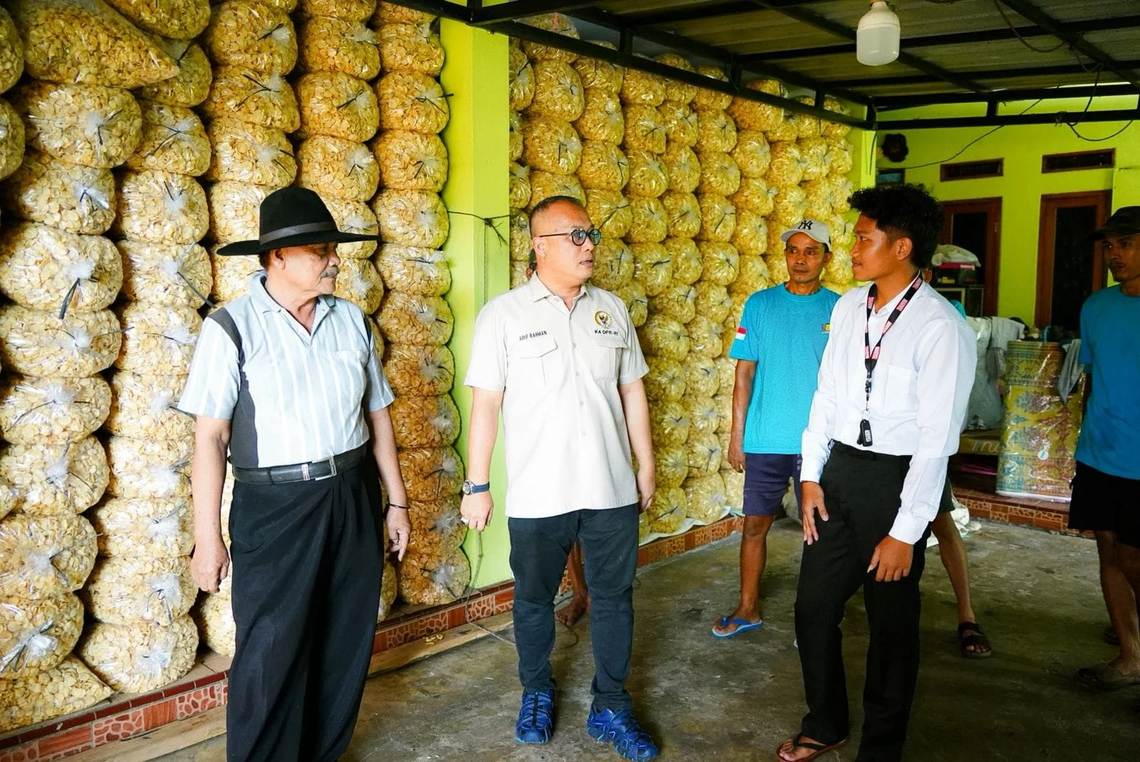 Arif Rahman Kembangkan Sentra Emping Pandeglang: Produk Lokal Kita Harus Mendunia 1 Arif Rahman Emping Melinjo,Dpr Ri Komisi Iv