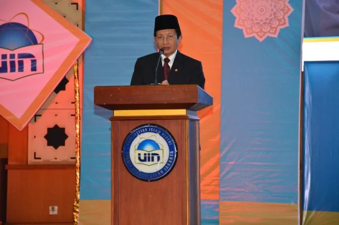 
Pertama di PTKIN: UIN Jakarta Wisuda 180 Mahasiswa Penghafal Al-Qur’an, Menteri Agama RI Apresiasi dan Beri Pesan Khusus