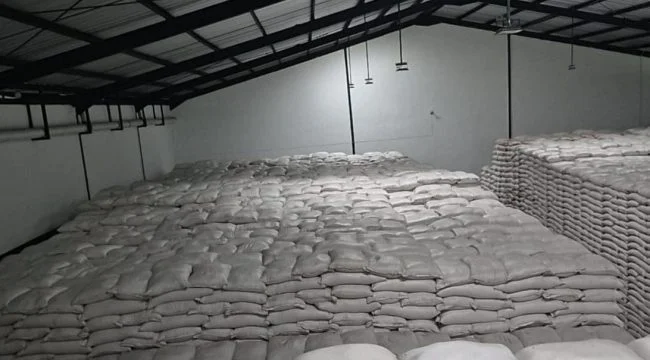 Keterangan foto : Perum Bulog Lebak dan Pandeglang Muhammad Syaukani, Minggu (21/12/2025)