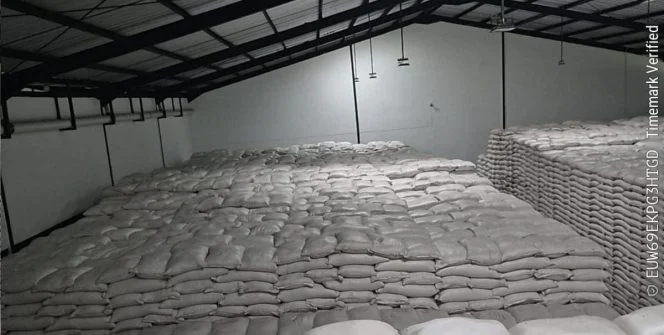 
Keterangan foto : Perum Bulog Lebak dan Pandeglang Muhammad Syaukani, Minggu (21/12/2025)