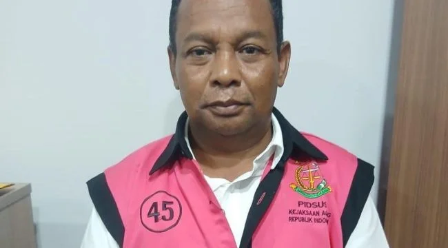 Keterangan foto : Mantan Kajari Enrekang Padeli, Selasa (22/12/2025)