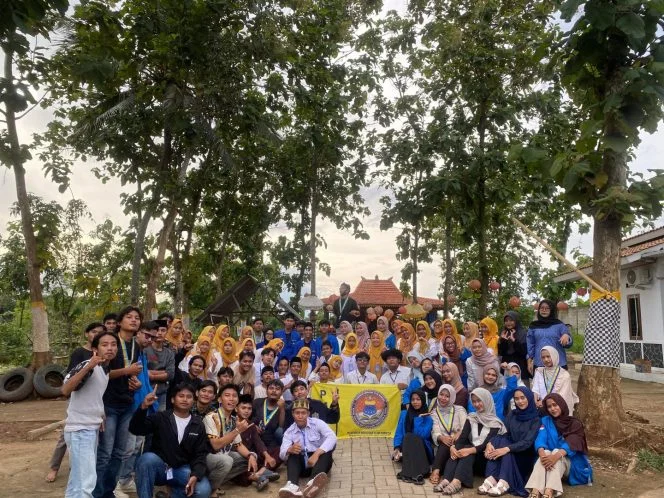 
Keterangan foto: Pengurus Rayon Pergerakan Mahasiswa Islam Indonesia (PMII) Rayon FKIP dan Teknik Universitas Primagraha (UPG).