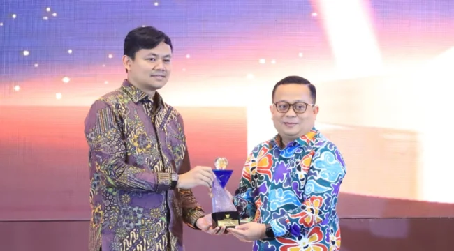 Kemenag kembali meraih predikat Badan Publik Informatif pada Anugerah Keterbukaan Informasi Publik 2025.