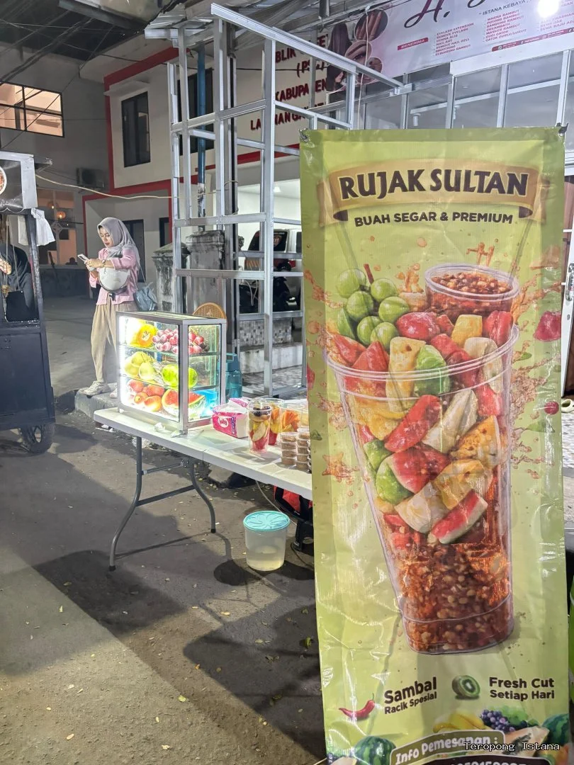 Buka Sampai Jam 16/21 Malam! Rujak Sultan Rangkasbitung Jadi Favorit Warga Dan Tamu