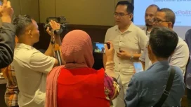 Keterangan foto : Peneliti Senior IndexPolitica Indonesia, Denny Charter, Kamis (16/4/2026)