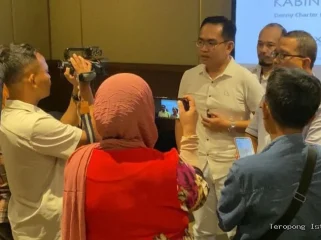 Keterangan foto : Peneliti Senior IndexPolitica Indonesia, Denny Charter, Kamis (16/4/2026)