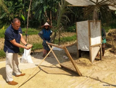 Keterangan foto : Bulog Lebak dan Pandeglang hadir untuk petani, Jumat (17/4/2026)