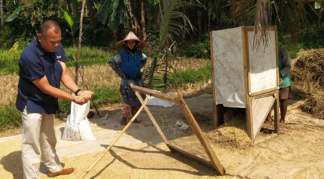 Keterangan foto : Bulog Lebak dan Pandeglang hadir untuk petani, Jumat (17/4/2026)