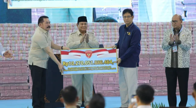 Keterangan foto : Satuan Tugas Penertiban Kawasan Hutan (Satgas PKH) kembalikan uang negara, Rabu (13/5/2026)